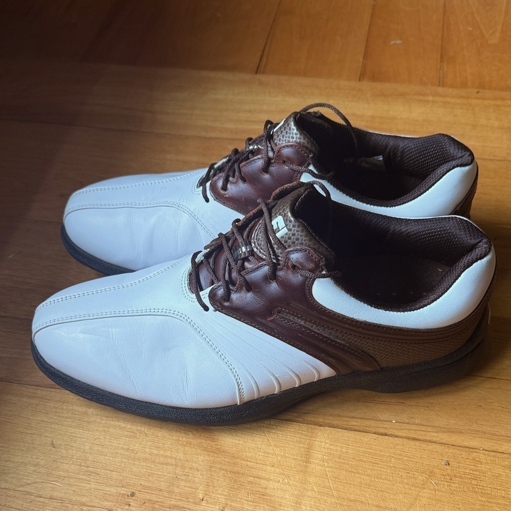 FootJoy Super Lites White Brown Leather Saddle Golf Shoes Cleats Men’s 9.5